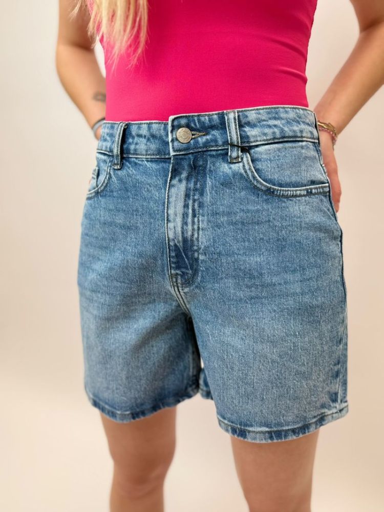 JDYLARISA HW SHORTS DNM 177934 Light Bl