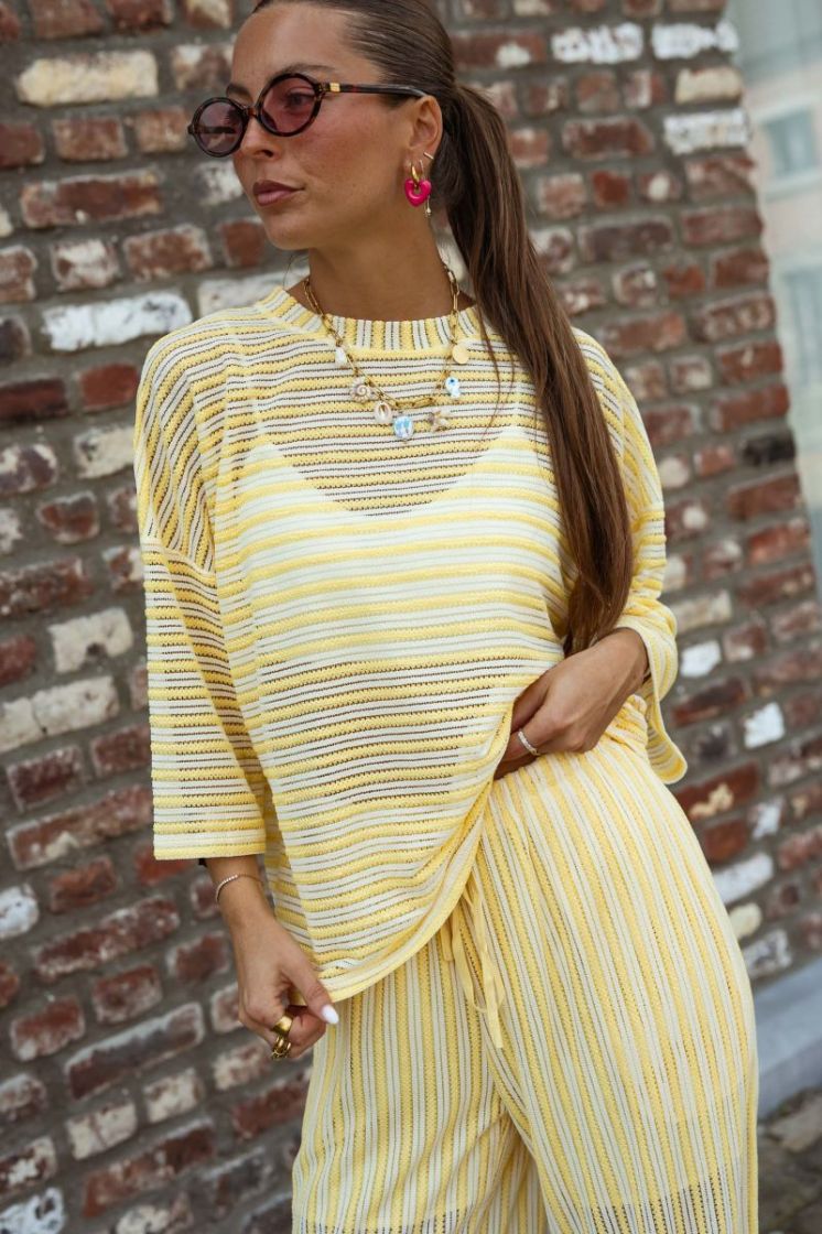 JAUNE