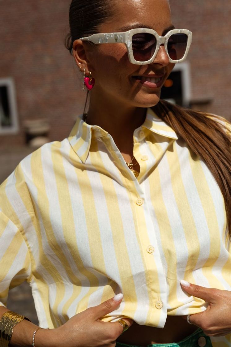 JAUNE