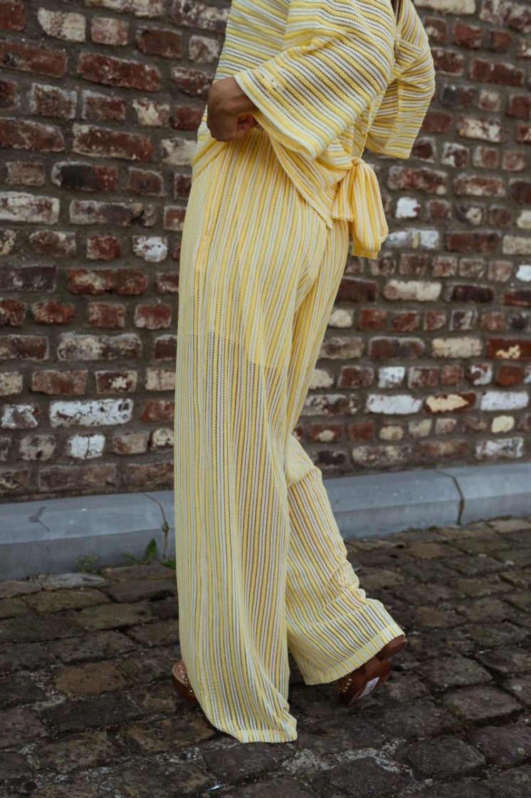  JAUNE
